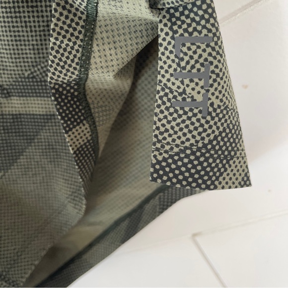 lululemon shorts 867 men large - Picture 5 of 6